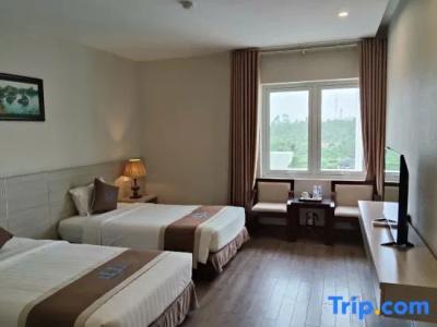 Ha Long Harbour - 25