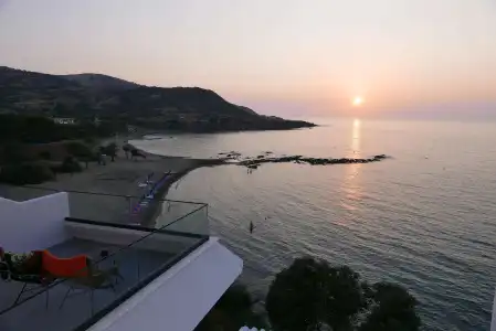 E.J. Pyrgos Bay - 8