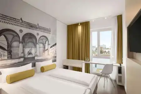 Super 8 by Wyndham Munich City North - 3