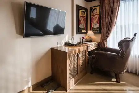 Peak Nimman Prestige - 137