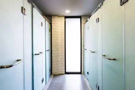 Snoozz - Hostel - 13