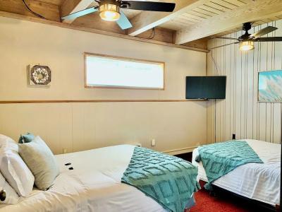 Breakers Boutique Inn - 94