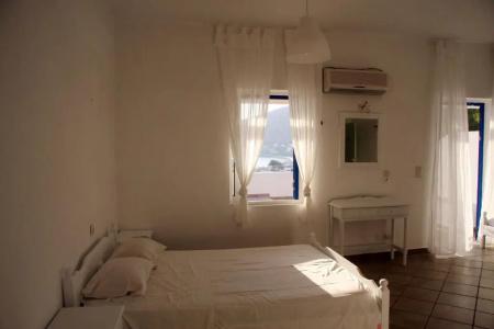 Armadoros / Ios Backpackers - 125