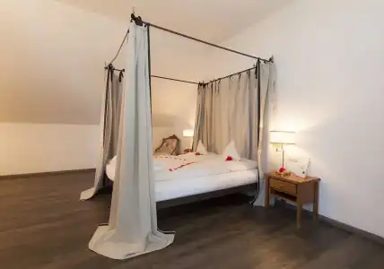 Romantik Johanniter-Kreuz - 109