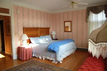 Wilburton Inn - 135