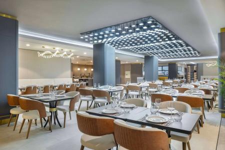 Billionaire Ramada Plaza by Wyndham Batumi - 34