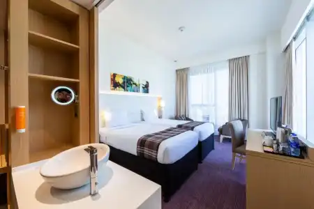 Premier Inn Dubai Dragon Mart - 42