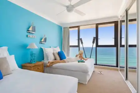 Surfers Aquarius - 127