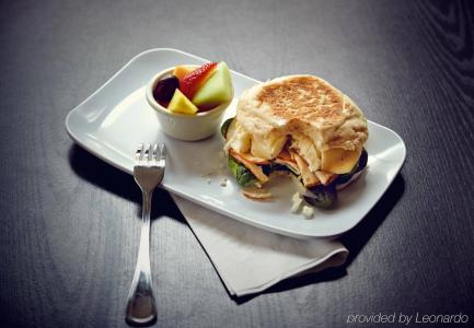 Courtyard Columbus Easton - 10