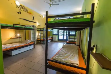 Island Hostel - Adults only - 26
