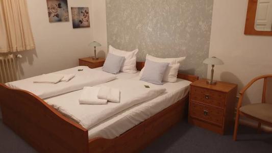 Schollers Restaurant & - 5