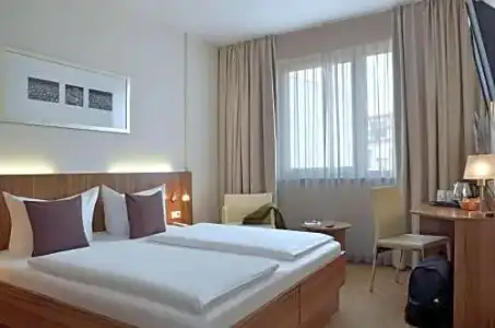 B&B Berlin City-Ost - 42