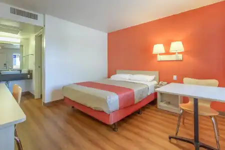 Motel 6 Phoenix North - Bell Road - 4