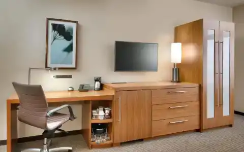 Hyatt Place Lansing - East - 32