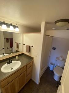 Front Row Bed and Breakfast - 27