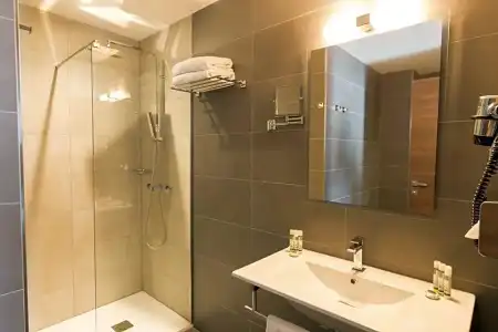 Hôtel Nice Azur Riviera - 94