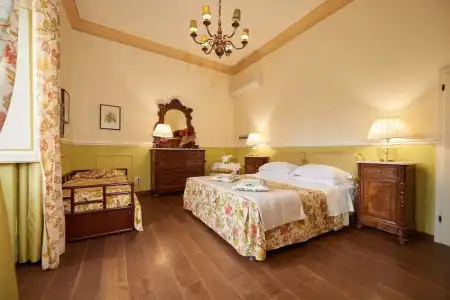 Ape Rosa Relais - 48