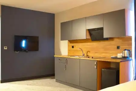 Roof 264 and Suites - 67