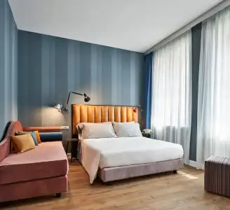 The Modernist - 12