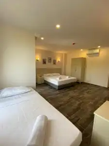 Dream Town & Restaurant - 4