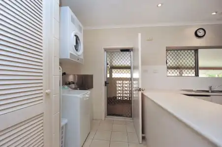 Seascape Holidays - 53 Reef Street - 24