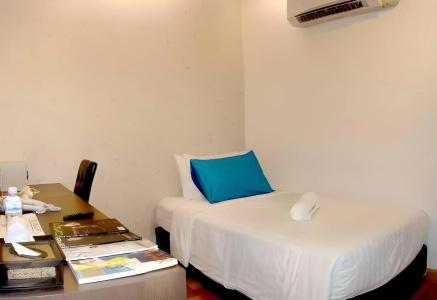 Nantra Silom - 19