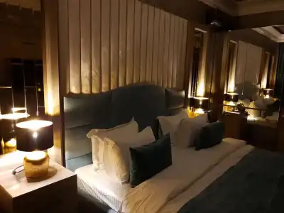 Home Boutique - 1