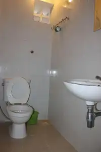 Lucky 2 Guesthouse - 7
