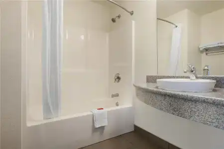 SureStay Plus By Best Western Niagara Falls East - 42