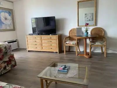 Tropical Studios at Marine Surf Waikiki - 4