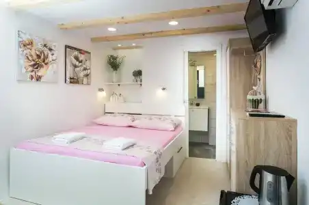 Lavender Garden Apartments - 4