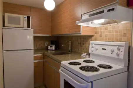 Best Western Plus Burnaby - 13
