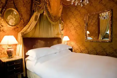 L'Hotel - 38