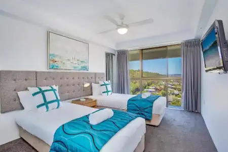 Gemini Court Holiday Apartments - 492