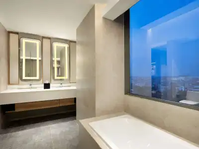 Hilton Garden Inn Jakarta Taman Palem - 6