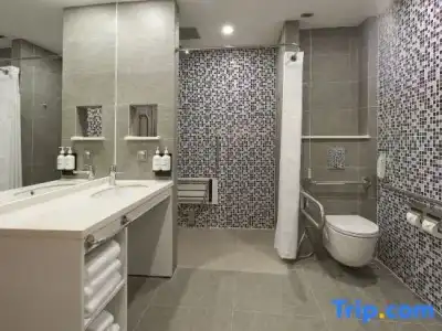 Holiday Inn & Suites SAIGON AIRPORT by IHG - 176