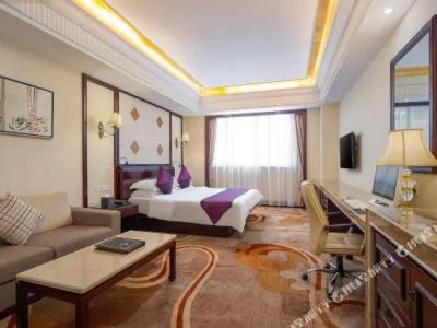 Sun City - 104