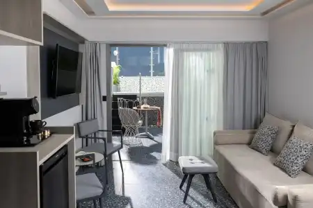 Pearl SeaBreeze Suites - 53