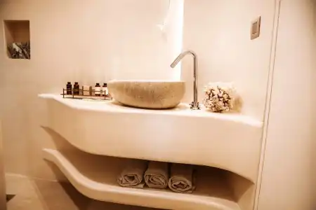 White Pebble Suites - 7
