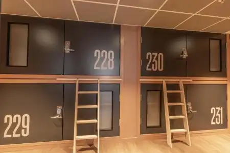Hotell - 27