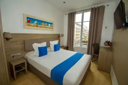 Hôtel Parisien - 64