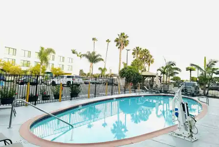 Ramada by Wyndham San Diego Airport - 13