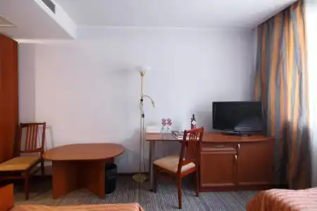 Reikartz Kropivnytskiy - 1