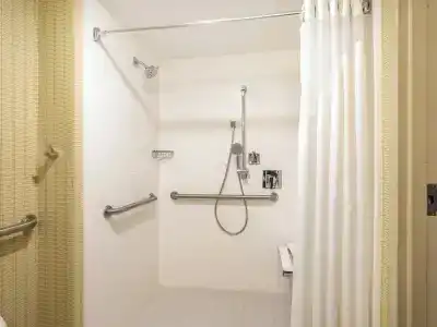 Holiday Inn Greensboro Coliseum by IHG - 47