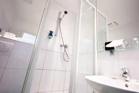 Graf Zeppelin - 8