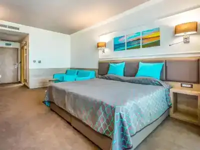 Tiara Beach - 18