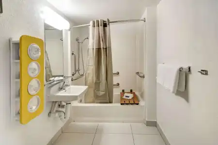 Motel 6 Dallas, TX - Forest Lane - 21