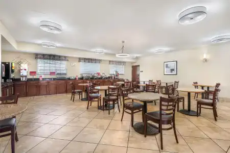 Best Western Plus Eastgate Inn & Suites - 28