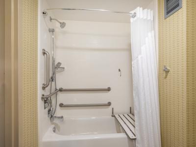 Holiday Inn Greensboro Coliseum by IHG - 35