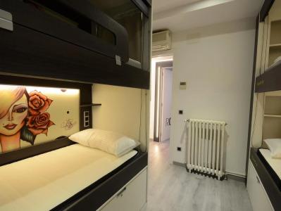 Free Hostels Barcelona - 42